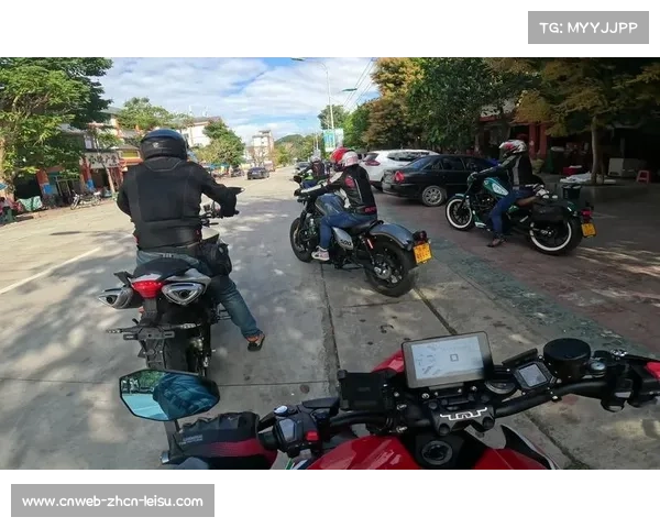 摄影师讲述拍摄难点:摩托车跟拍如何保稳定 摄影师讲述拍摄难点:摩托车跟拍如何保稳定